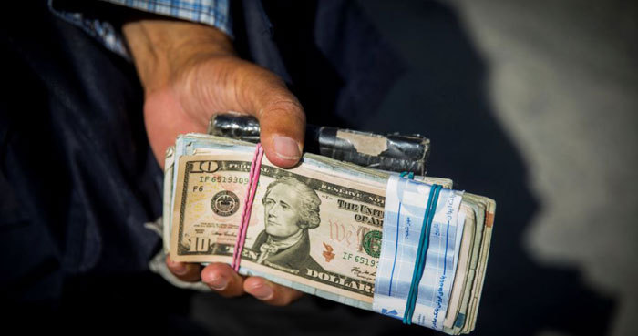 چند دلیل برای تلاطم دلار چند دلیل برای تلاطم دلار