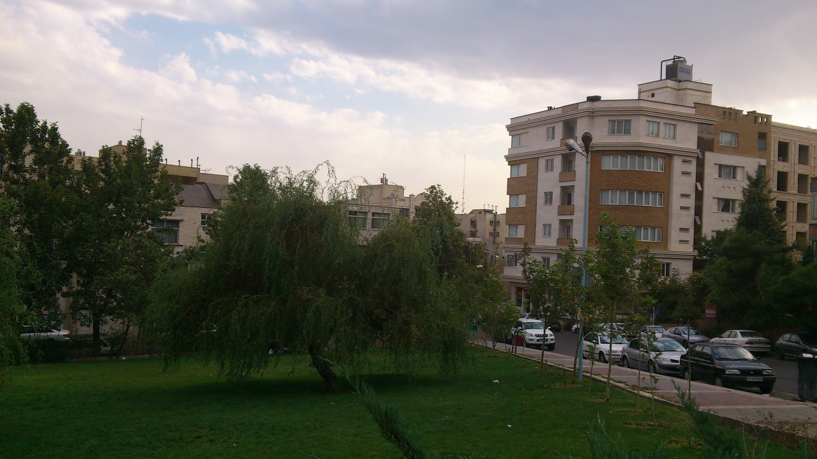 قیمت خرید خانه در سعادت‌آباد چقدر است؟