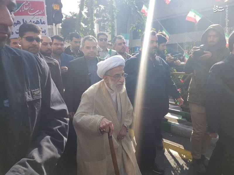 (تصویر) آیت‌الله جنتی در راهپیمایی ۲۲ بهمن