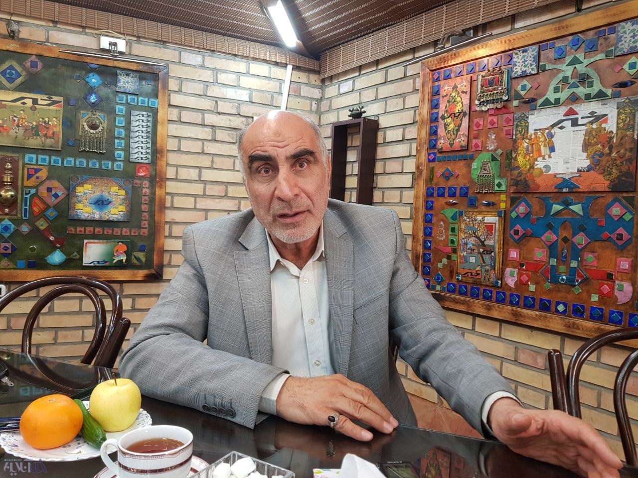 کریمی‌اصفهانی: احمدی‌نژاد هم عجیب و غریب بود هم شیاد
