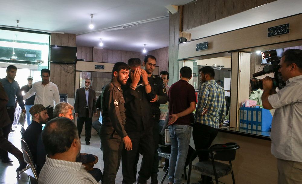 دزد فراموشکار خودش را در بانک زندانی کرد!