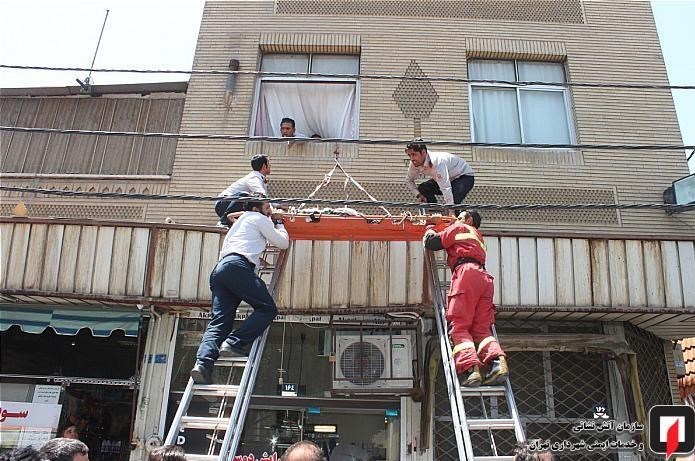نجات معجرهآسای زن جوان پس از سقوط از ارتفاع ده متری نجات معجرهآسای زن جوان پس از سقوط از ارتفاع ده متری