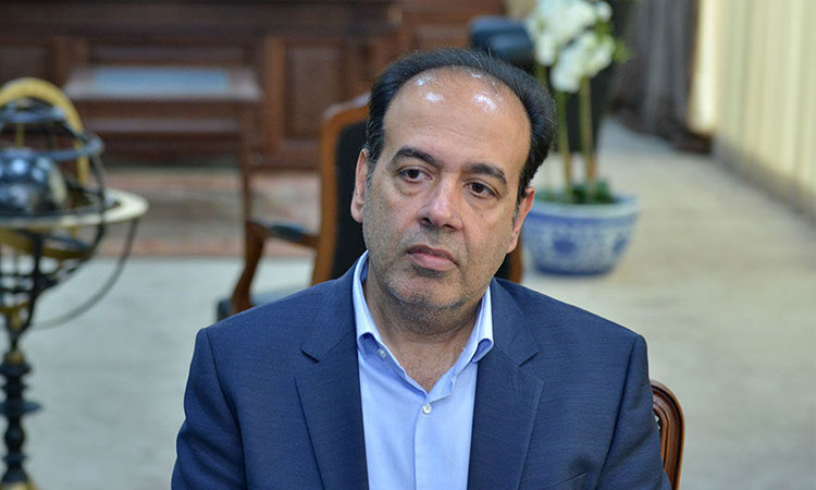 گرفتن بازار‌ها چند برابر بالا رفتن از دیوار سفارت، آمریکا را تحقیر می‌کند