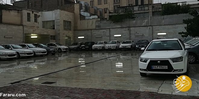 قیمت دنا قیمت خودرو فروش 40هزار خودرو قیمت سمند پراید 40 میلیونی قیمت تیبا پیش فروش خودرو طرح فروش بزرگ خودرو طرح فروش چالش پراید جهانگیری مشابه خطای دلار ۴۲۰۰ تومانی که در نهایت شکست خورد و منجر به کاهش قیمت ارز نشد، در این فقره هم دولت احتمالا شکست خواهد خورد. اصرار بی مورد بر حفظ قیمتی که غیرقابل بازگشت است، علاوه بر تحمیل ضررهای چند میلیارد تومانی به خودروسازان، نوعی اختلال در وظیفه هم هست. گویی خودروسازان به جای بانک مرکزی وظیفه کنترل تورم را برعهده گرفتهاند.