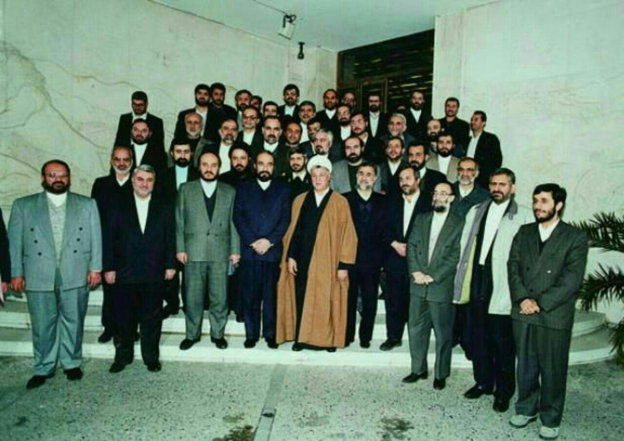 عکس تاریخی از آیت‌الله هاشمی و محمود احمدی‌نژاد