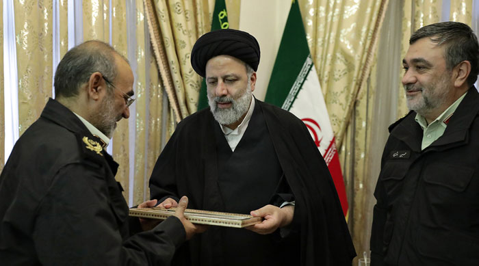 ابهام‌ها درباره تشکیل یگان تازه حفاظت از حرم رضوی