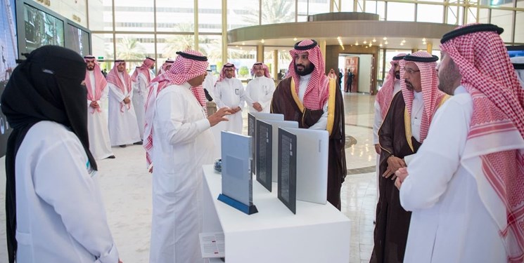 (تصاویر) بن‌سلمان ساخت اولین نیروگاه اتمی سعودی را کلید زد