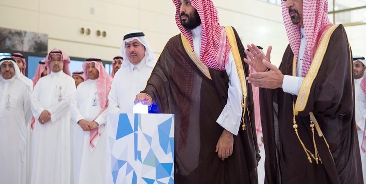(تصاویر) بن‌سلمان ساخت اولین نیروگاه اتمی سعودی را کلید زد