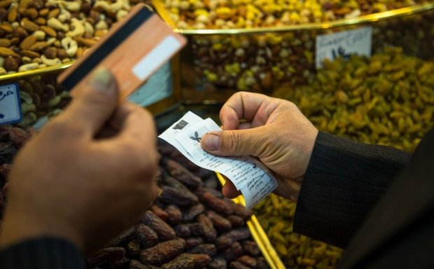سرقتهای عجیب از مشتریان رستورانها با دستگاه خودپرداز سرقتهای عجیب از مشتریان رستورانها با دستگاه خودپرداز