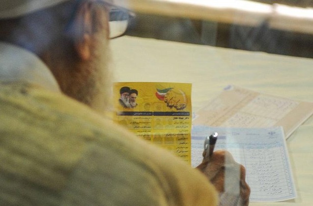 توضیح کدخدایی درباره عکس جنجالی آیت‌الله جنتی