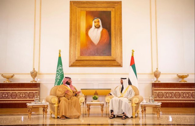 (تصاویر) دیدار محمد بن سلمان با ولیعهد ابوظبی