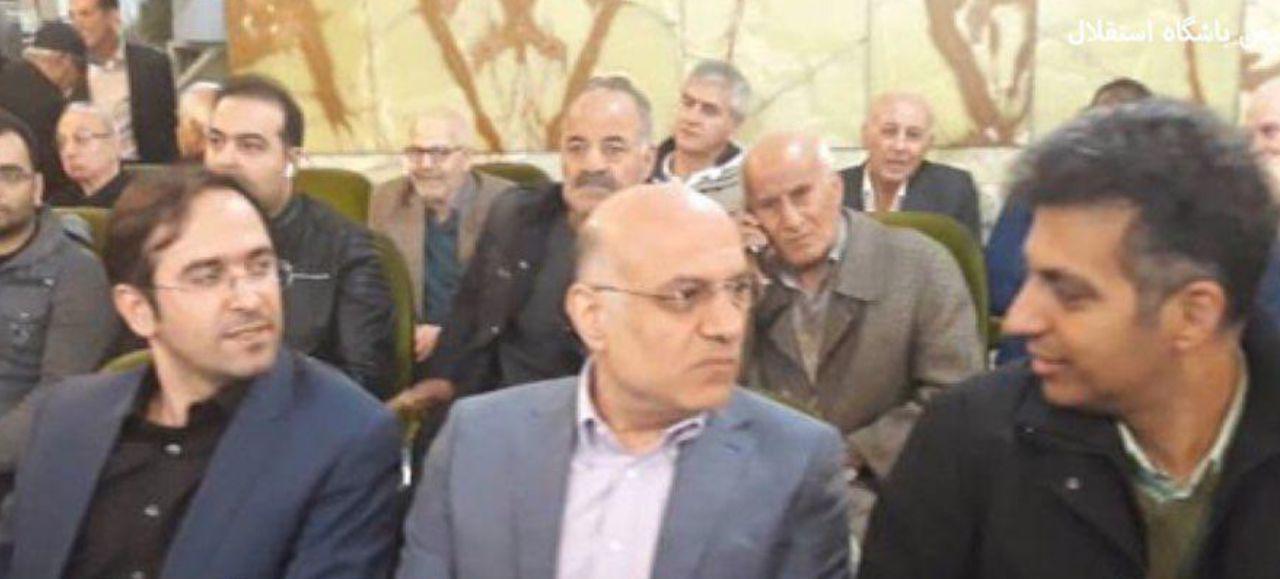 (تصاویر) مراسم ختم ایرج دانایی فرد با حضور چهرههای فوتبالی برگزار شد (تصاویر) مراسم ختم ایرج دانایی فرد با حضور چهرههای فوتبالی برگزار شد