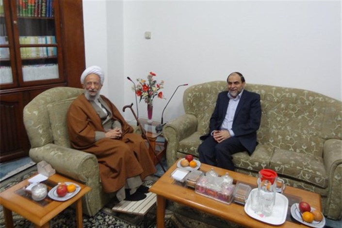 جنگ میان خطیب و روحانیون جنگ میان خطیب و روحانیون