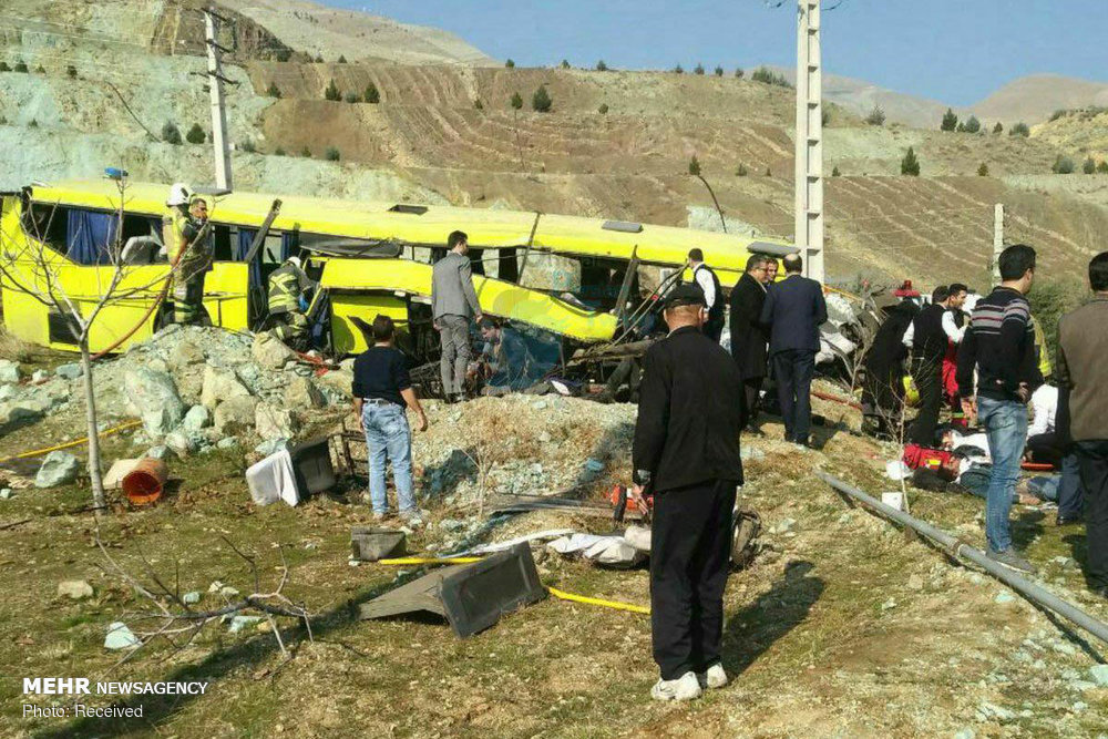تصاویر جدید از واژگونی اتوبوس دانشجویان علوم تحقیقات