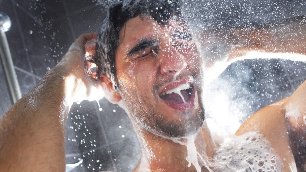 استرس دارید؟ آواز بخوانید و دوش آب سرد بگیرید استرس دارید؟ آواز بخوانید و دوش آب سرد بگیرید