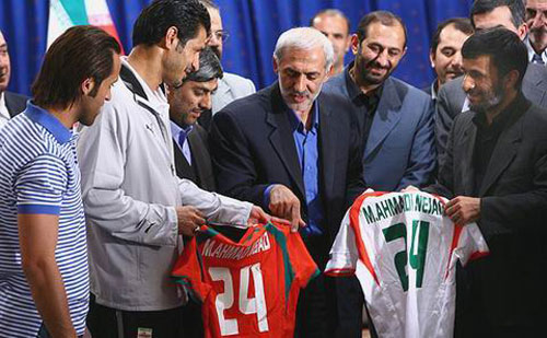 چرا دایی احمدینژاد را دوست ندارد؟ چرا دایی احمدینژاد را دوست ندارد؟