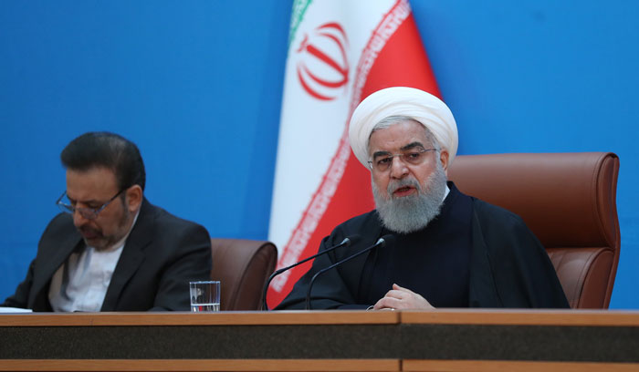 سر مردم را کلاه گذاشتند و خودشان آنها را به خیابانها کشاندند!/ ادغام بانک‌های نظامی پیچیده، مهم و بسیار درست است