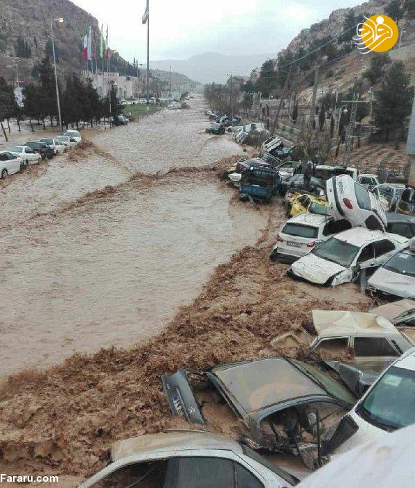 سیل شیراز ۲۰۰ خودرو را در دروازه قرآن با خود برد