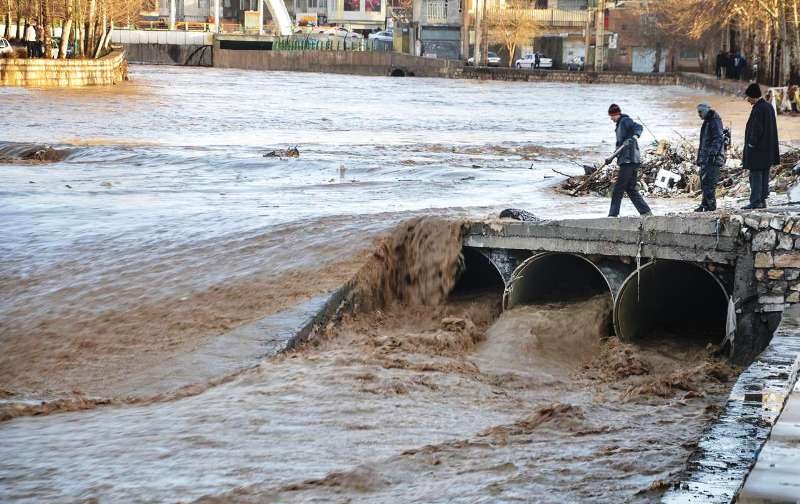 کشته شدگان سیل لرستان به ۴ نفر رسید کشته شدگان سیل لرستان به ۴ نفر رسید