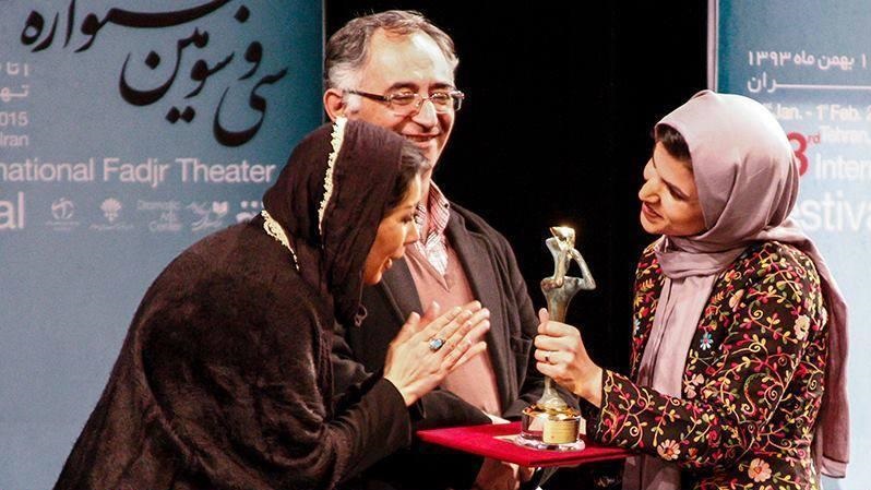 وقتی «عصر جدید» مردم را نامحرم میداند! وقتی «عصر جدید» مردم را نامحرم میداند!