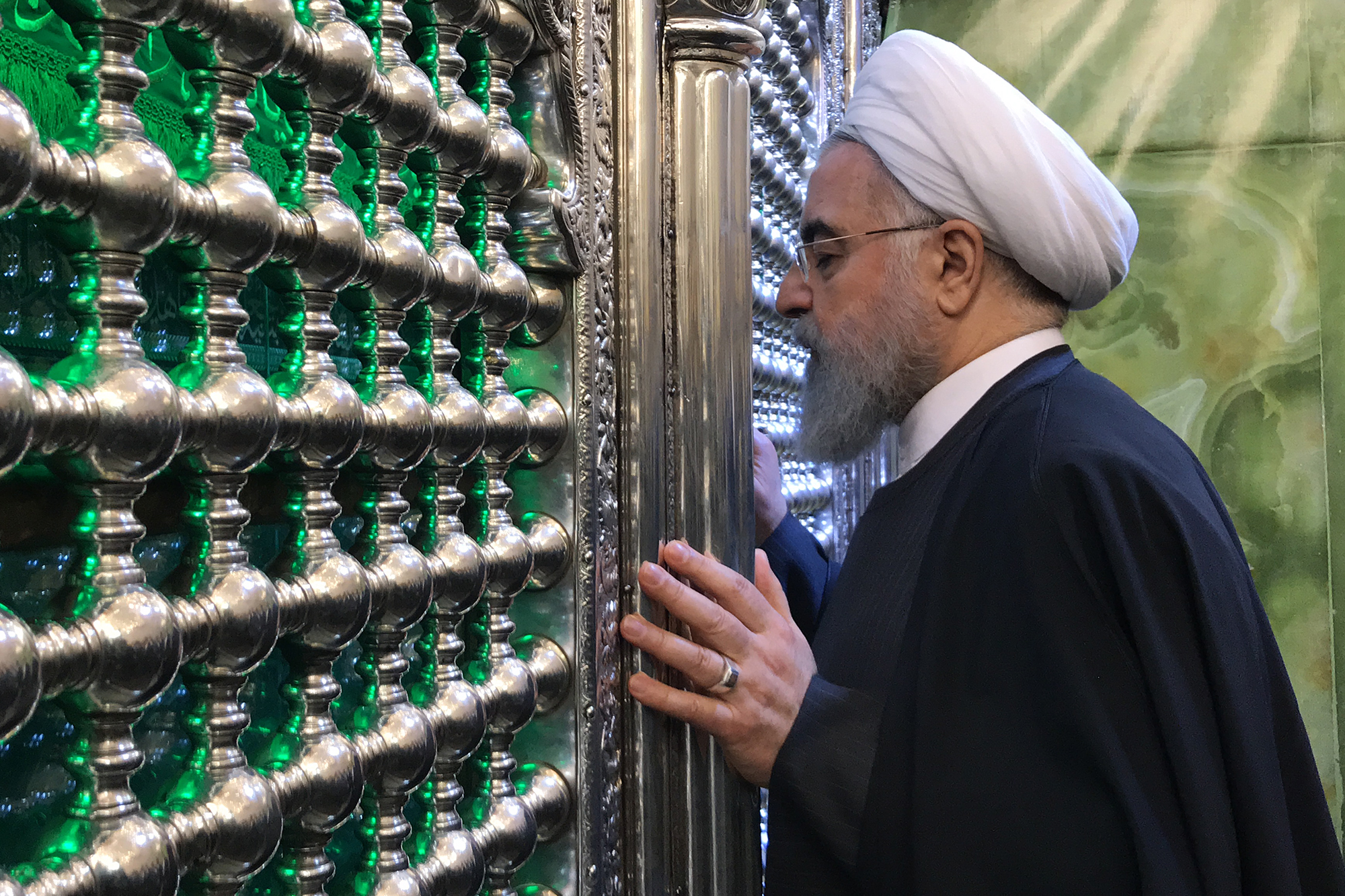 (تصاویر) روحانی حرمین شریفین کاظمین را زیارت کرد