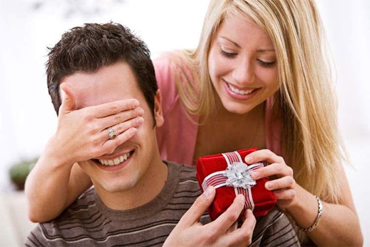 چگونه مرد زندگیمان را عاشق نگه داریم؟ چگونه مرد زندگیمان را عاشق نگه داریم؟