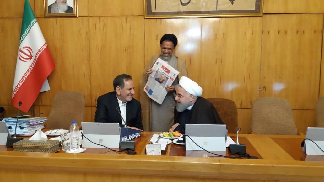 روحانی و جهانگیری، «خندان» در کنار یکدیگر روحانی و جهانگیری، «خندان» در کنار یکدیگر