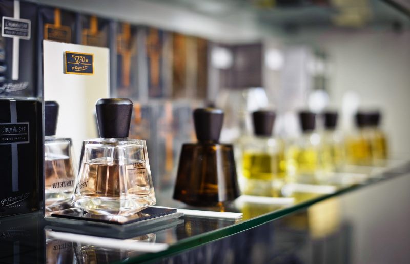 از پرده نقرهای تا شیشه ادکلن؛ فروش عطر به اسم لیلا حاتمی و بهاره رهنما از پرده نقرهای تا شیشه ادکلن؛ فروش عطر به اسم لیلا حاتمی و بهاره رهنما