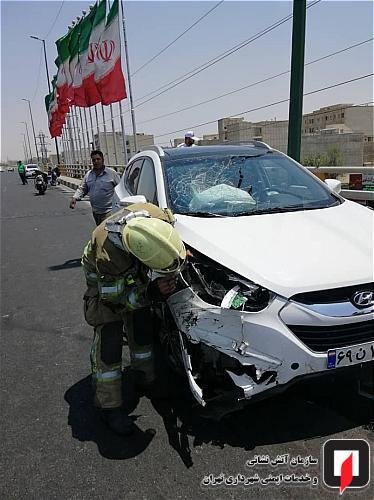 (تصاویر) تصادف مرگبار موتورسیکلت و چهار خودرو در تهران