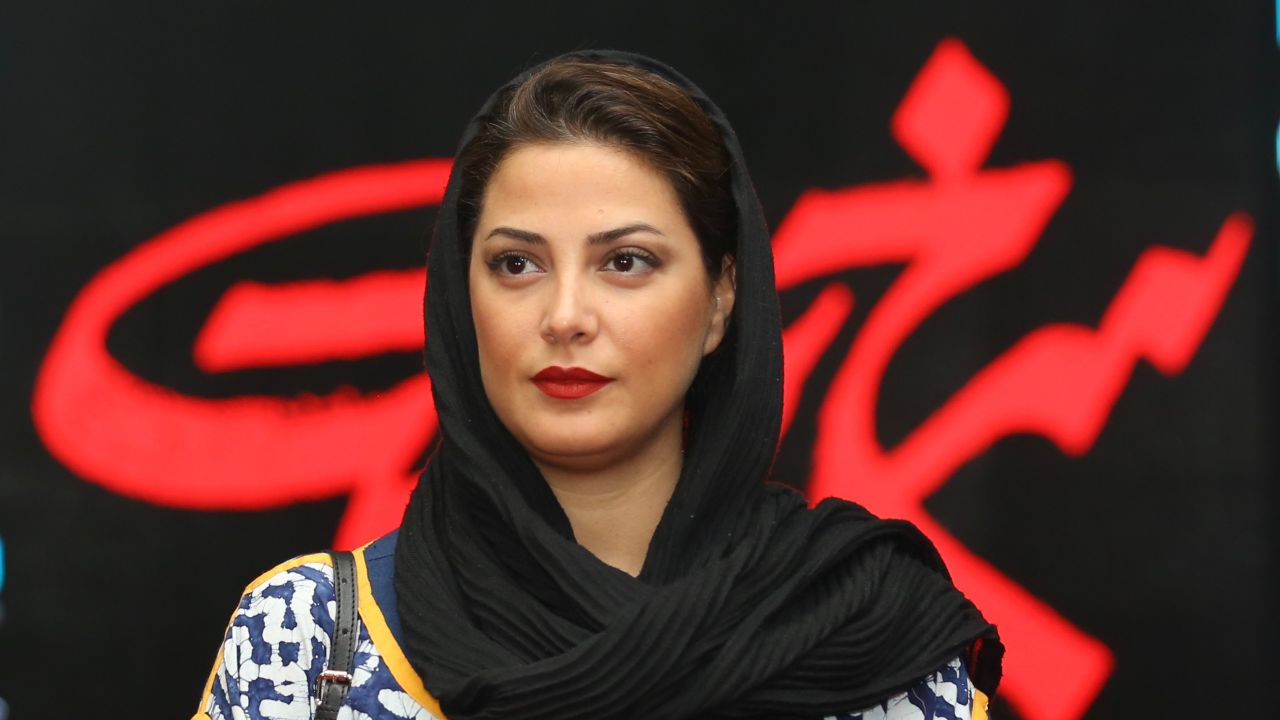 (تصاویر) پریناز ایزدیار و نوید محمدزاده در اکران «سرخپوست» (تصاویر) پریناز ایزدیار و نوید محمدزاده در اکران «سرخپوست»