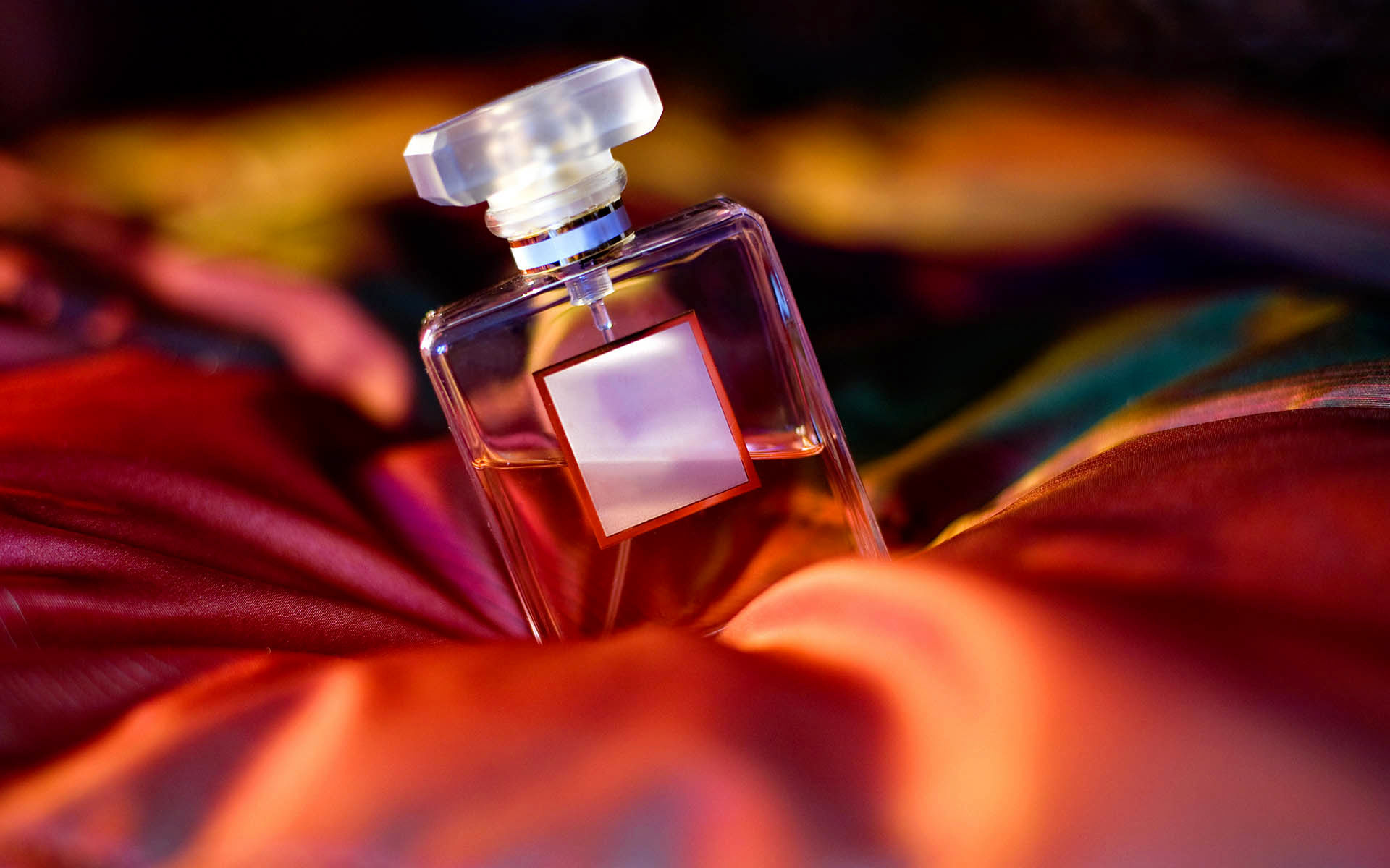 عطر ۸ میلیون تومانی کار دست پسر شیطان صفت داد! عطر ۸ میلیون تومانی کار دست پسر شیطان صفت داد!