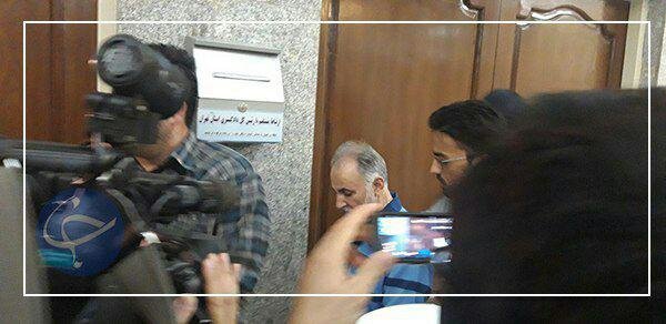 (تصویر) لحظه ورود محمدعلی نجفی به دادگاه