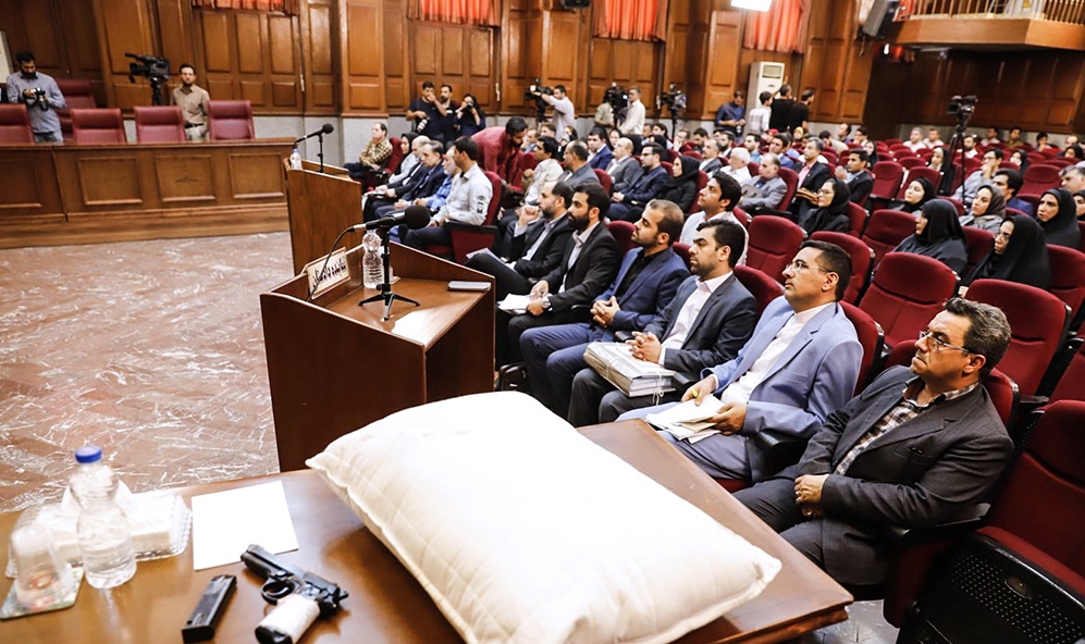 (عکس) آلات قتل میترا استاد همسر دوم نجفی در دادگاه