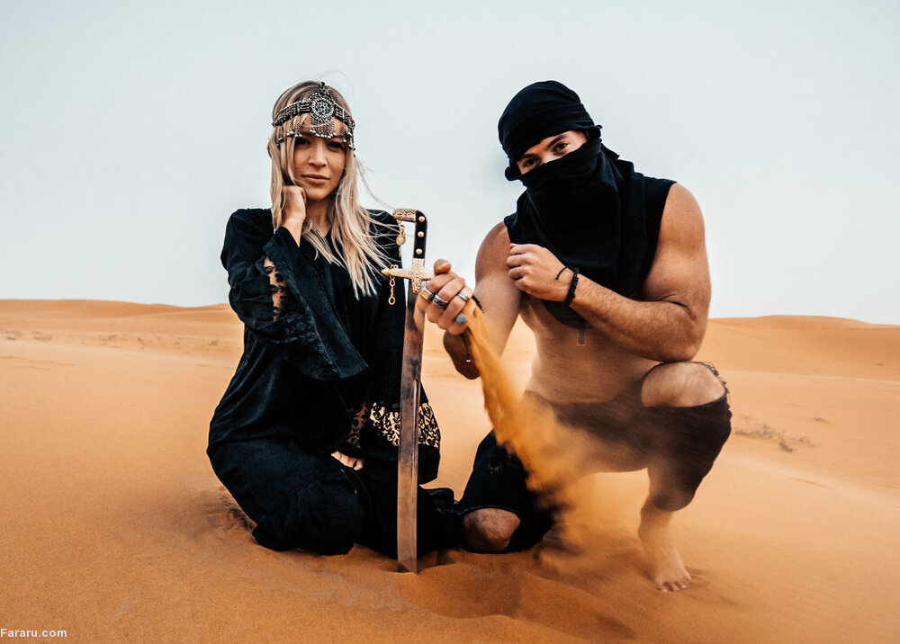 این دختر، به خاطر بن سلمان روی شن‌های صحرای سعودی راه می‌رود!