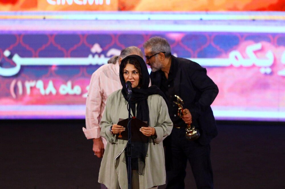 (تصویر) ستاره اسکندری پشت تریبون جشن خانه سینما