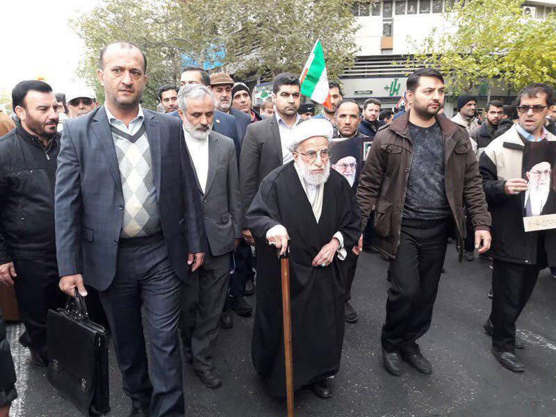 (عکس) حضور آیتالله جنتی در راهپیمایی تهرانیها (عکس) حضور آیتالله جنتی در راهپیمایی تهرانیها