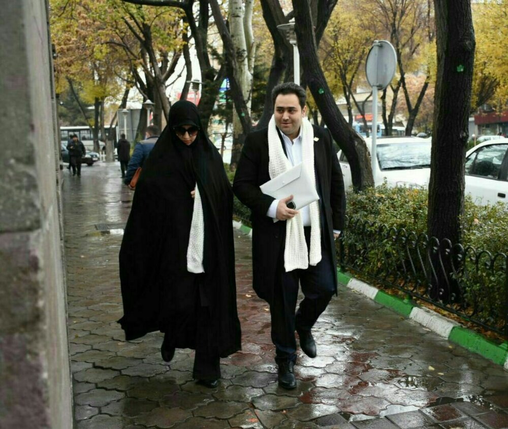 (تصویر) شال ست داماد و دختر رئیس‌جمهور سوژه شد