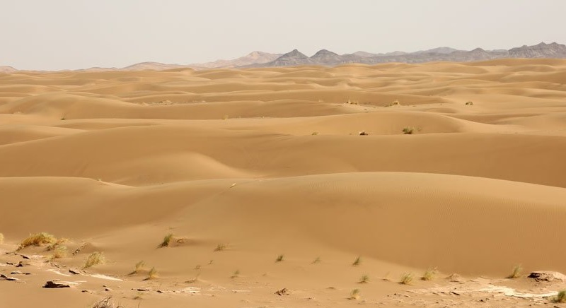 سفر به کویر ابوزید؛ یک روز پائیزی در دل کویر بکر وشهر زیرزمینی سفر به کویر ابوزید؛ یک روز پائیزی در دل کویر بکر وشهر زیرزمینی