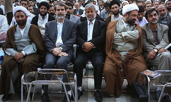 جدال انتخاباتی اصولگرایان؛ هشدار درباره تندروها