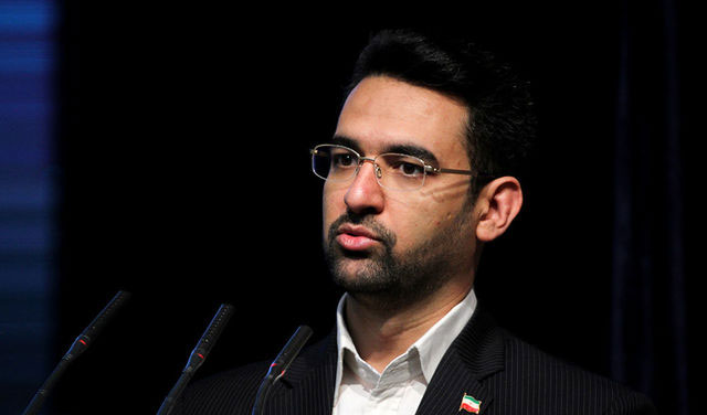 آذری جهرمی چه چیزی رو می‌کند؟