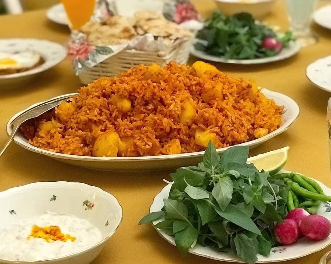 طرز تهیه استانبولی پلو یا دمی گوجه ساده و خوشمزه طرز تهیه استانبولی پلو یا دمی گوجه ساده و خوشمزه