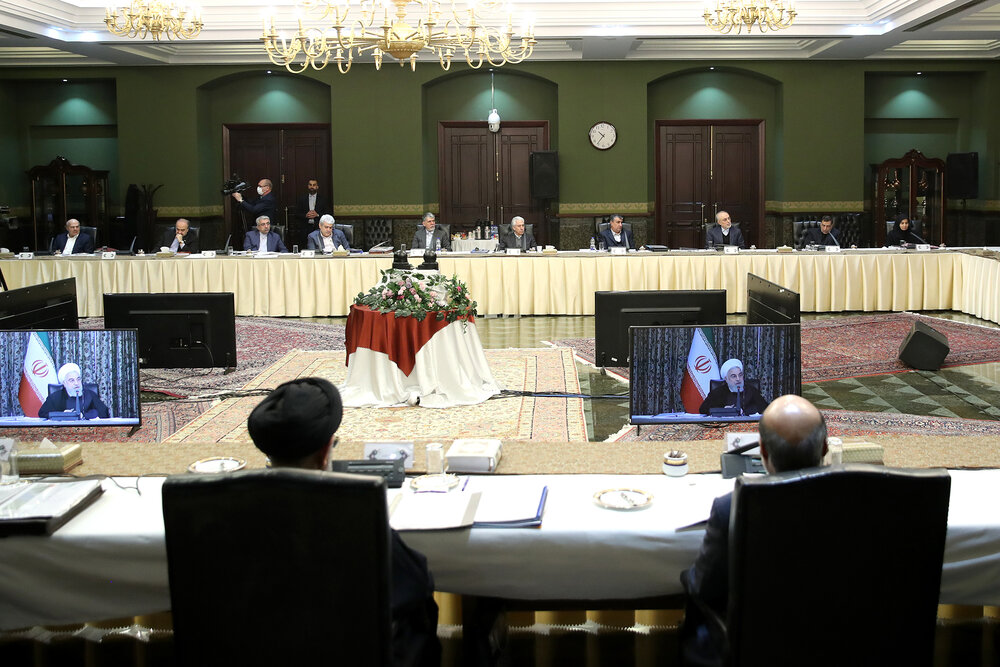 (تصاویر) کرونا بین وزرا و معاونان روحانی فاصله ایجاد کرد!