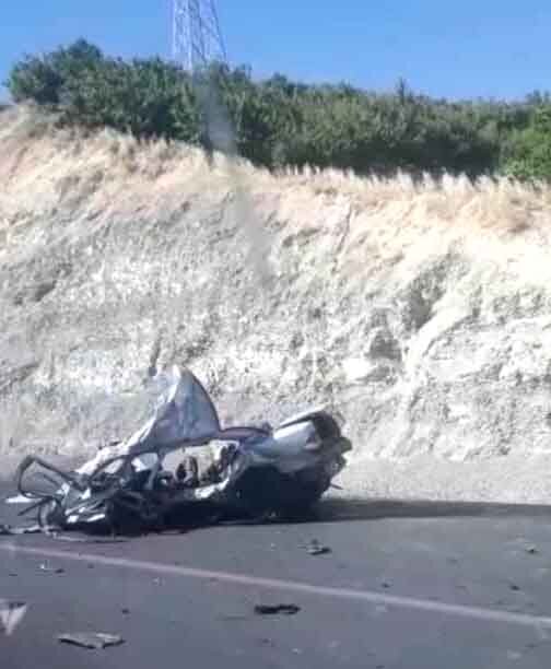 (عکس) مرگ تلخ پدر و مادر و ۲ فرزند در تصادف؛ سمند لِه شد! (عکس) مرگ تلخ پدر و مادر و ۲ فرزند در تصادف؛ سمند لِه شد!