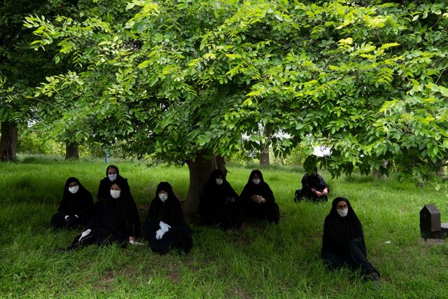 خاطرات تلخ یک عکاس از غسالخانه‌های کرونا و سوختن جنگل‌ها