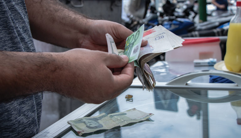 نرخ ارز، دلار، سکه، طلا و یورو در بازار امروز دوشنبه ۱۳ مرداد ۹۹ نرخ ارز، دلار، سکه، طلا و یورو در بازار امروز دوشنبه ۱۳ مرداد ۹۹
