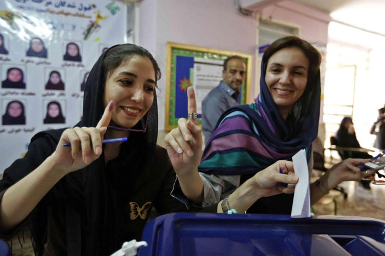 انتقادات تند از اصلاح قانون انتخابات ریاست جمهوری؛ پوست خربزه زیر پای حاکمیت؟!