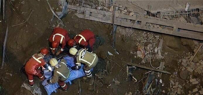 کشف اجساد در حادثه ریزش آوار خیابان فلاح