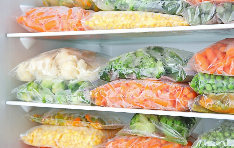 اصول مهم فریز کردن مواد غذایی. بسته بندی کردن هرآنچه درباره فریز کردن مواد غذایی باید بدانید