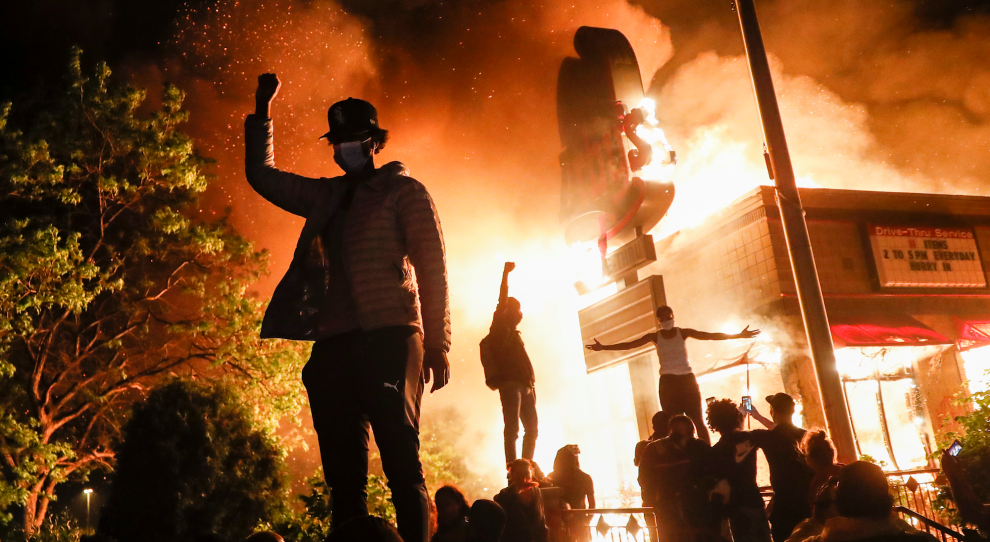 معرفی کتاب «چرا ملت‌ها شکست میخورند؟»