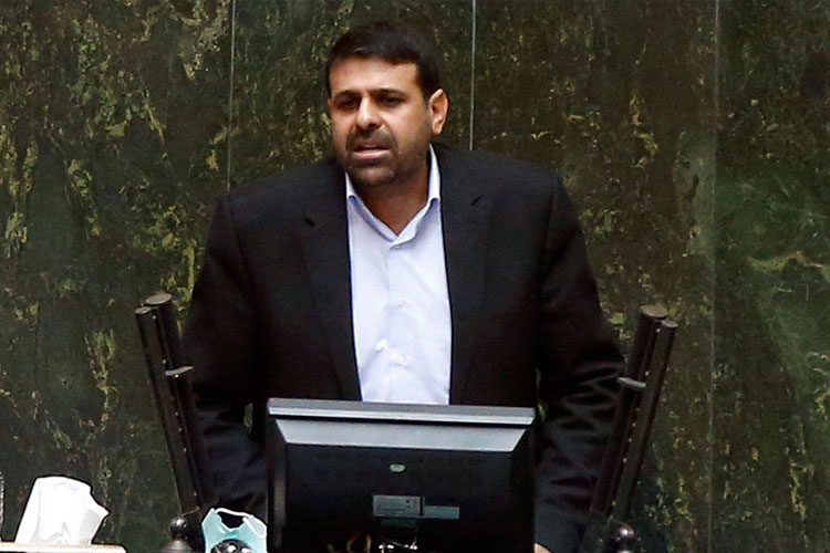 وزیر اقتصاد کارت زرد گرفت